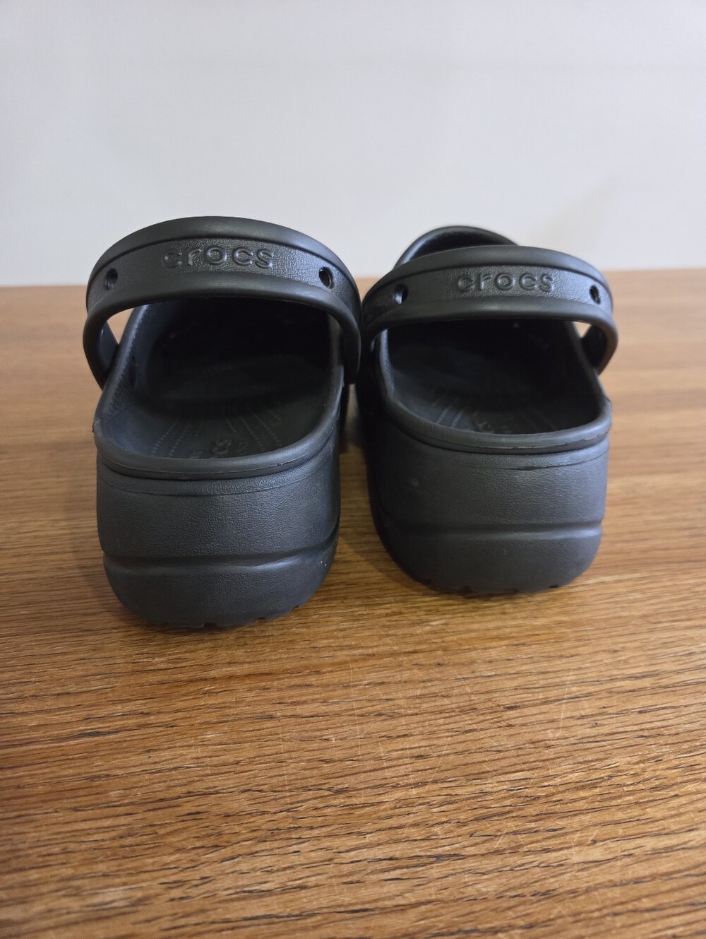 CROCS Women's Platform Clog In Black Size 10 - Picture 5 of 9